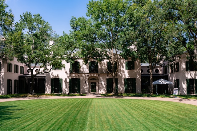Houston Area Landscaping That Makes Every Property Look More Valuable
